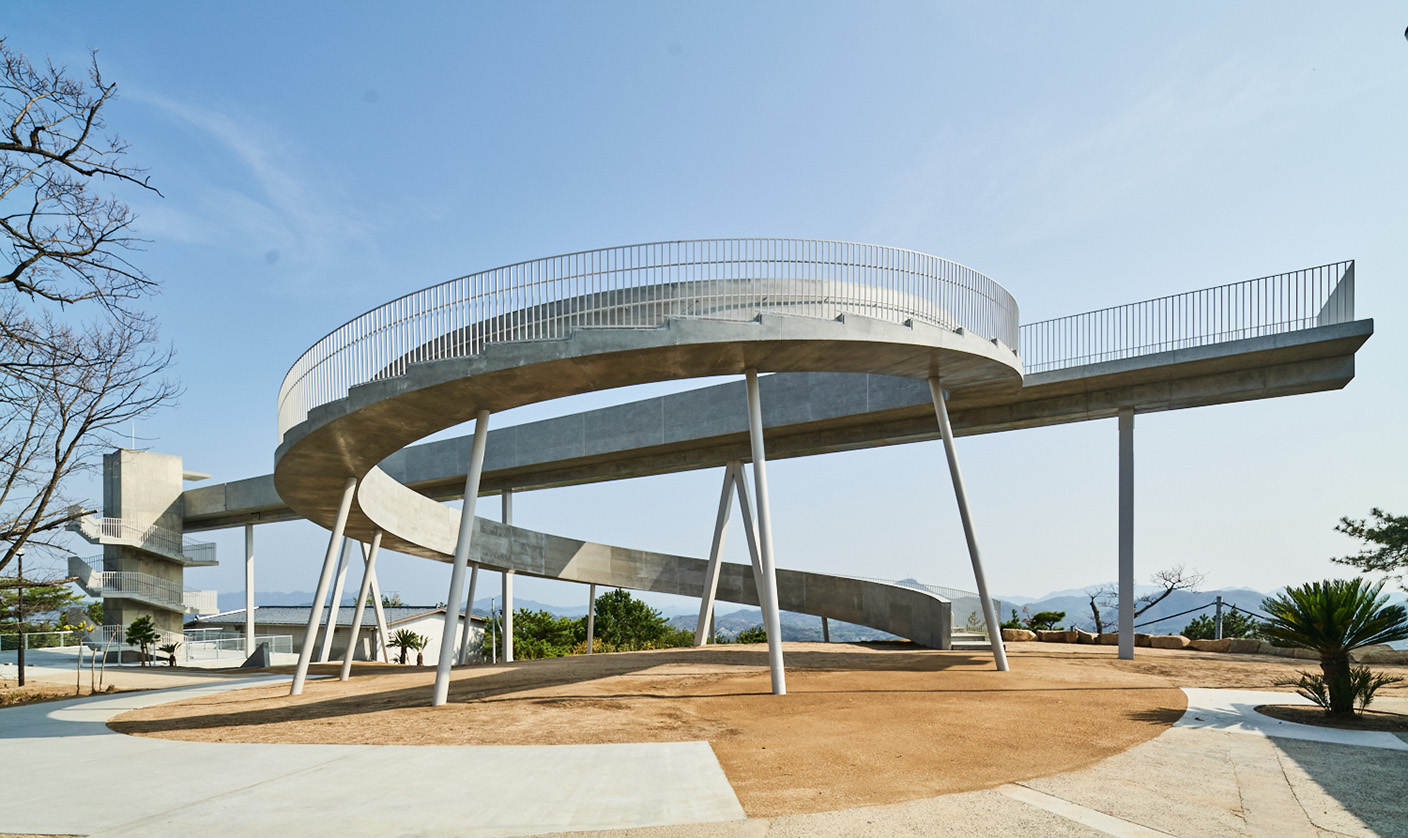 – 尾道市千光寺頂上展望台PEAK