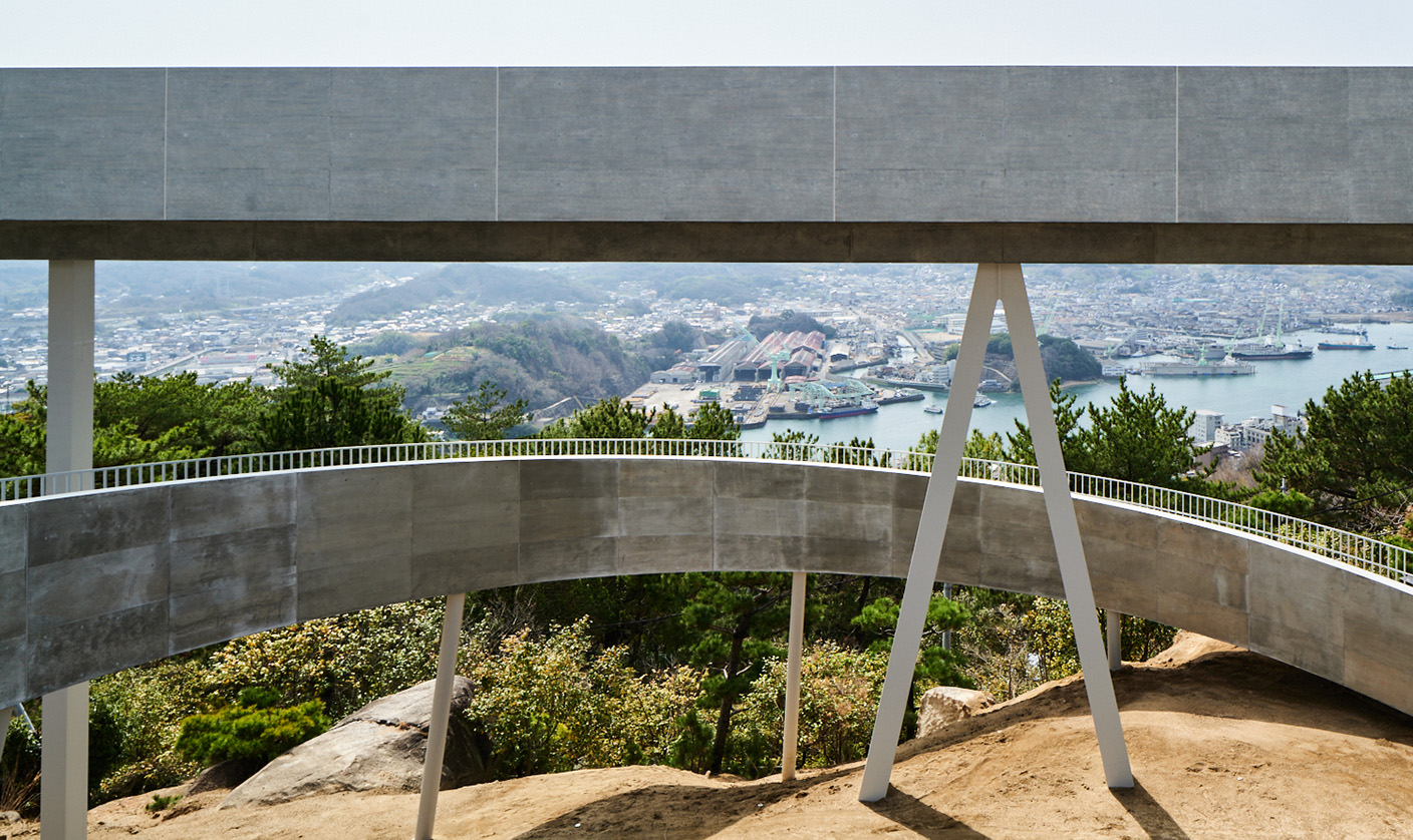 – 尾道市千光寺頂上展望台PEAK