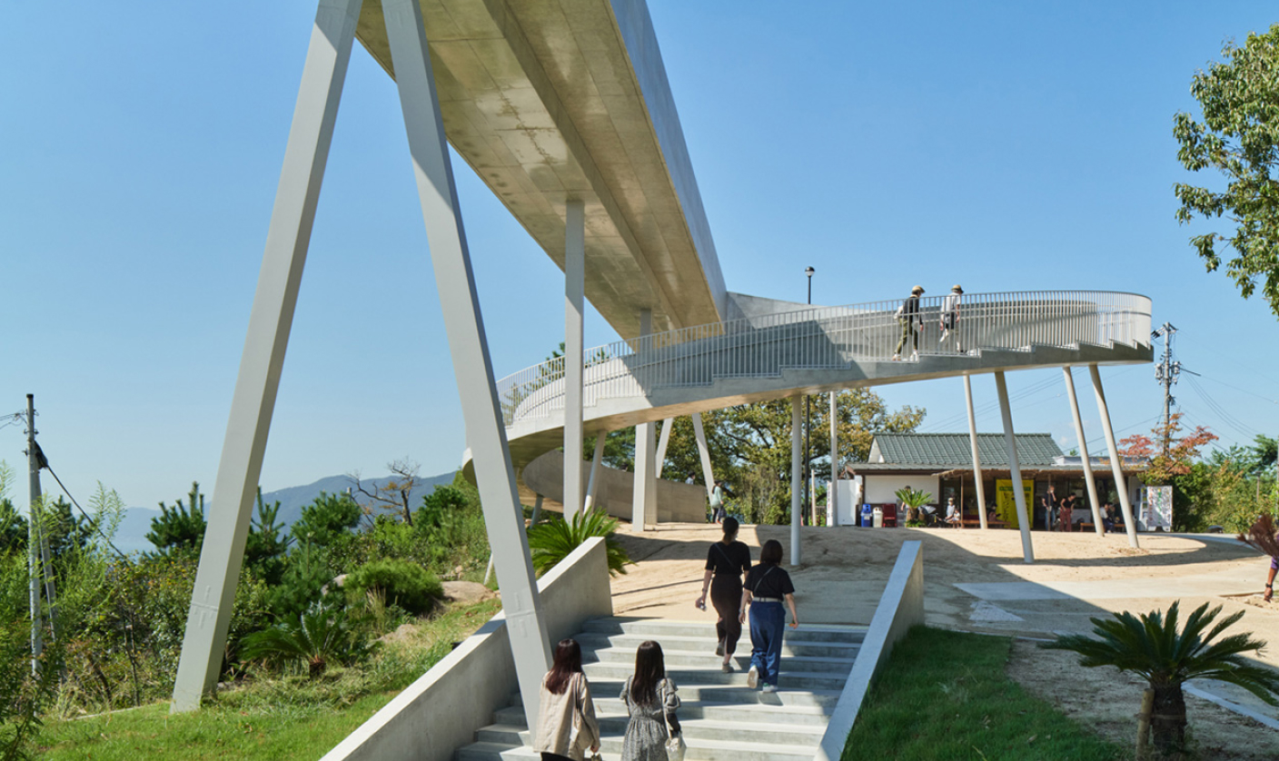 – 尾道市千光寺頂上展望台PEAK